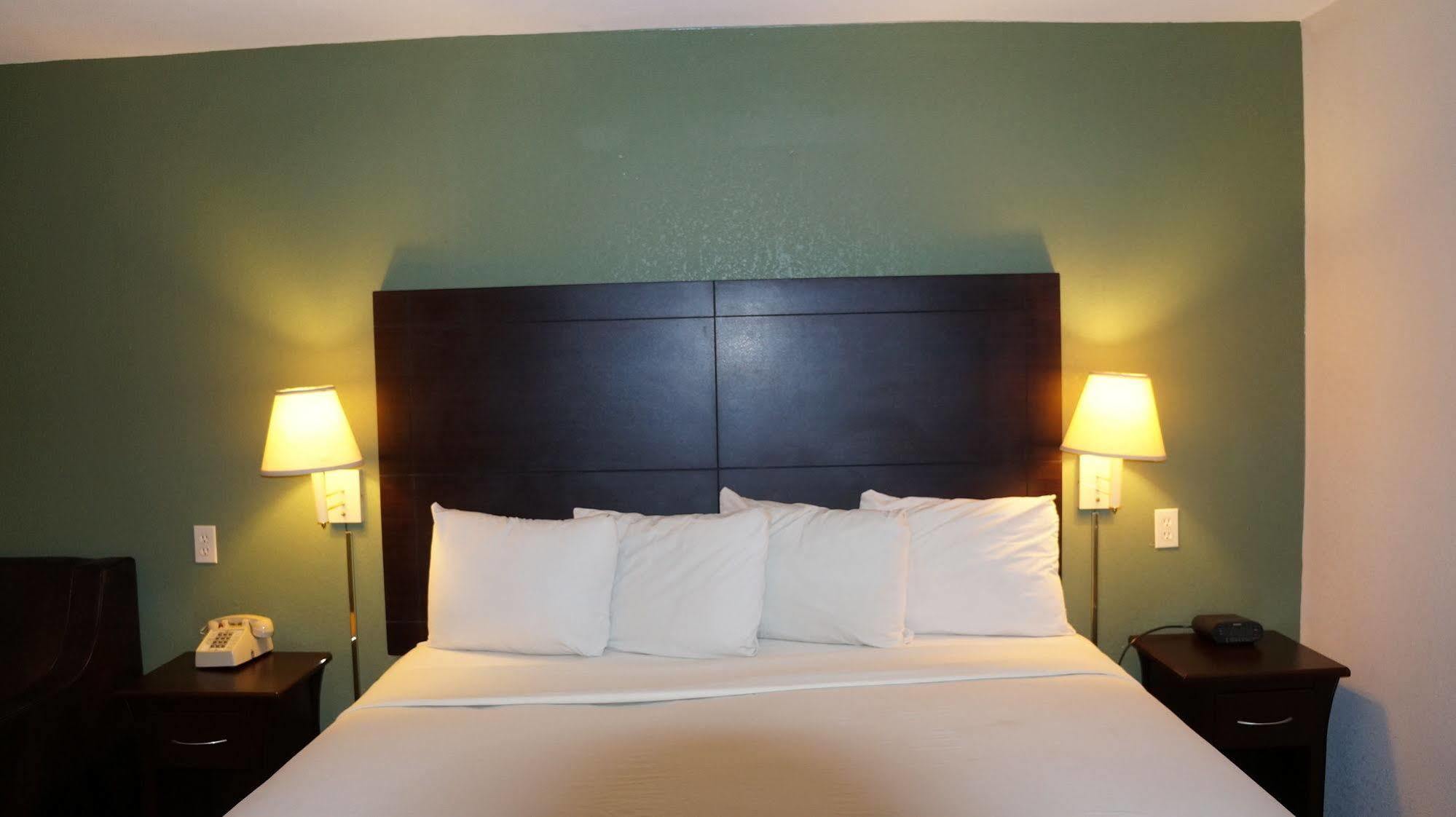 Regency Inn Pittsburg Esterno foto
