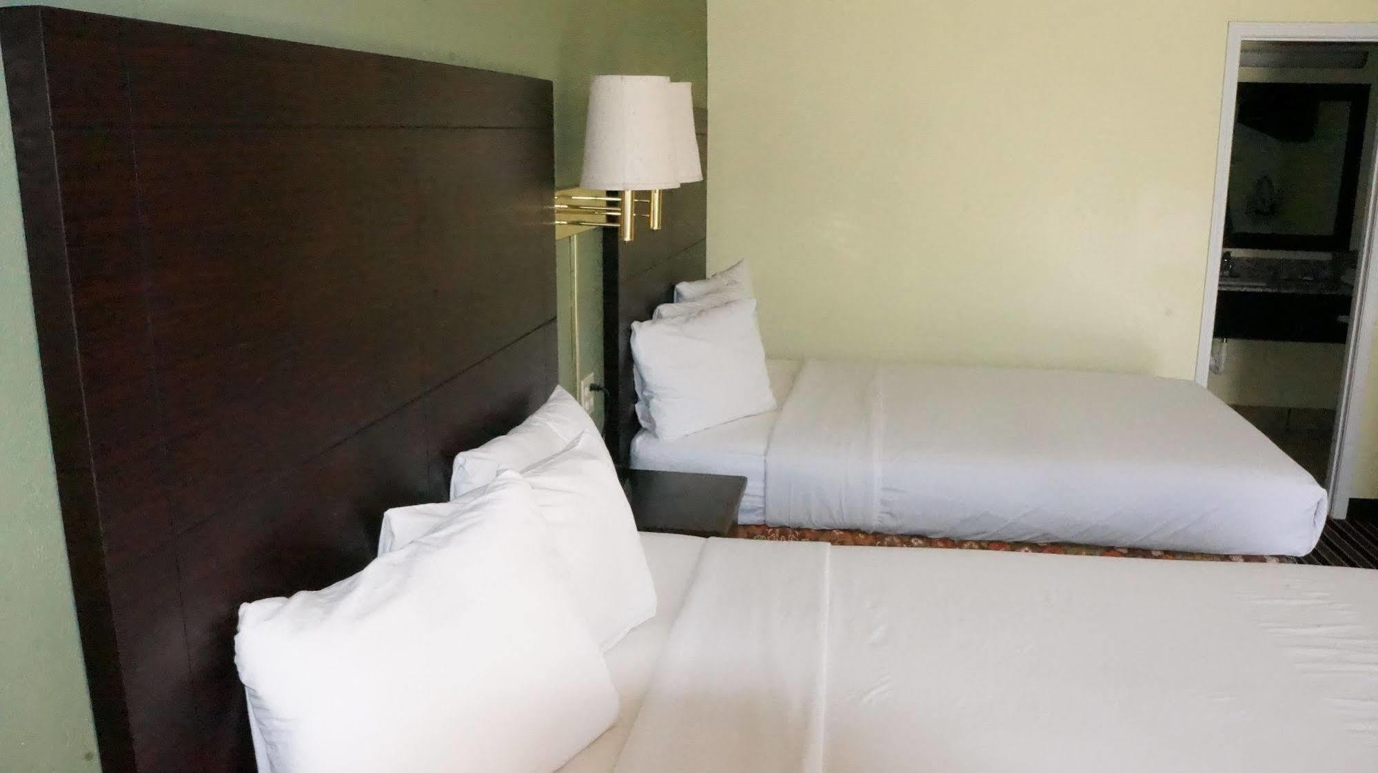 Regency Inn Pittsburg Esterno foto