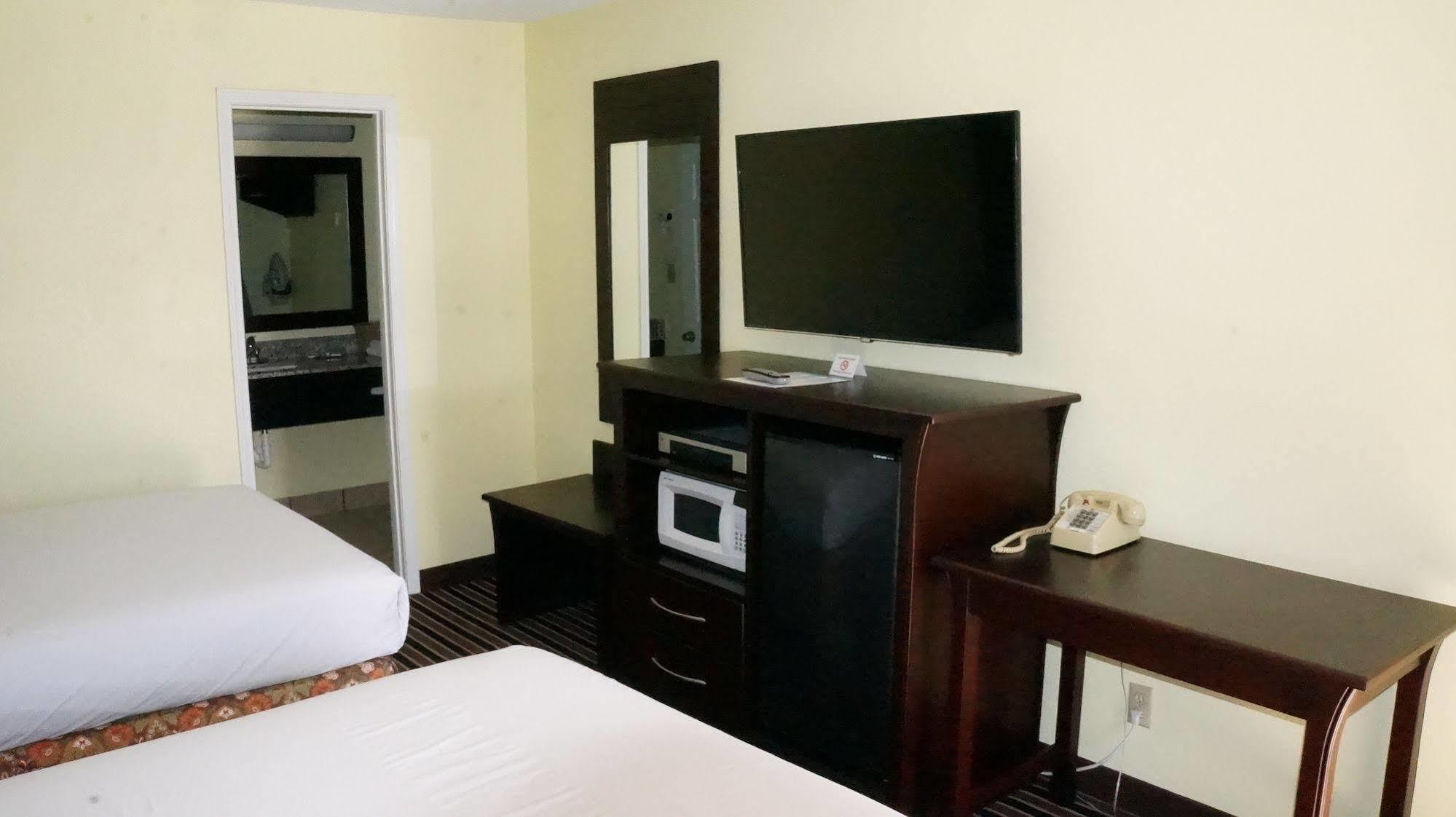 Regency Inn Pittsburg Esterno foto