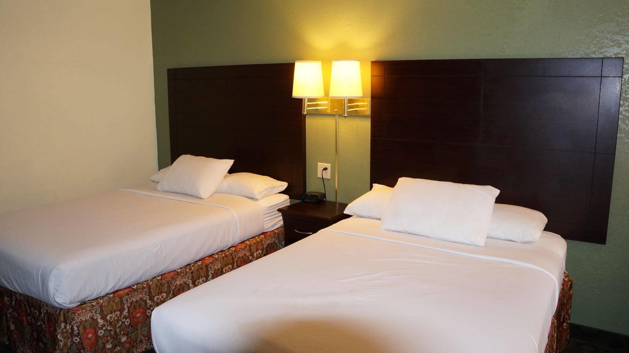 Regency Inn Pittsburg Esterno foto